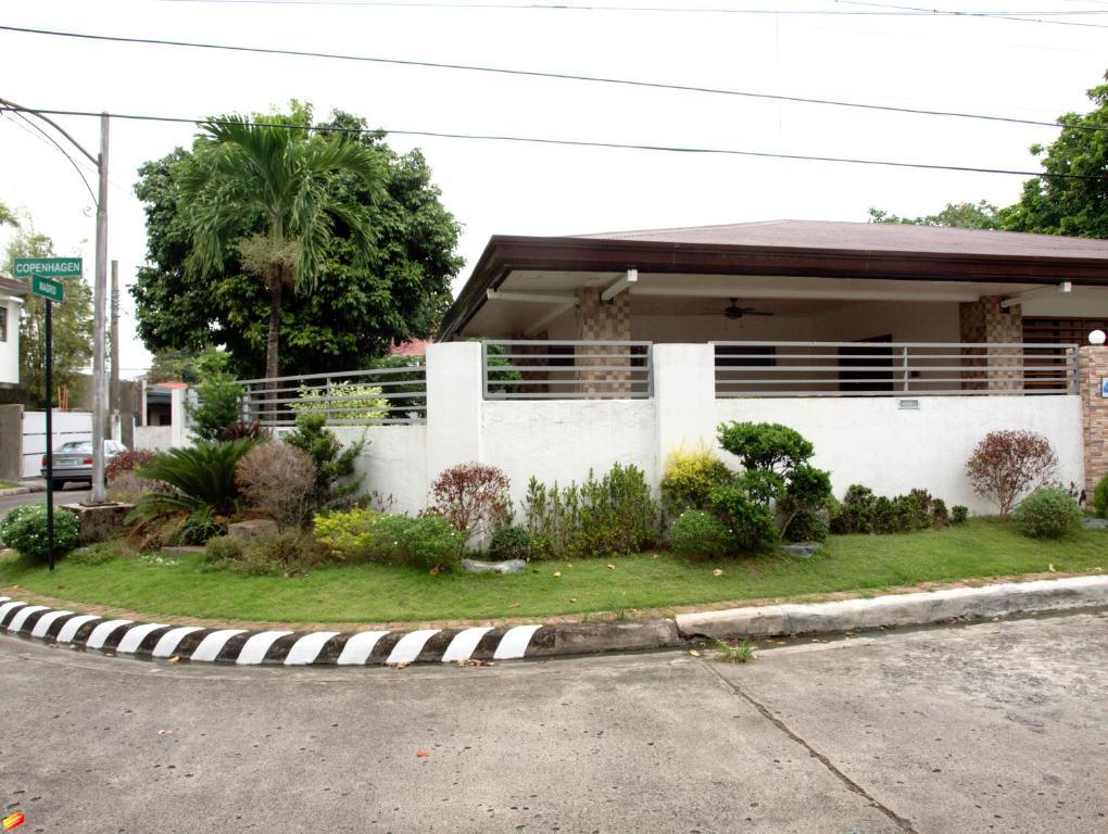 Casa Amiga Dos Villa Manila Esterno foto